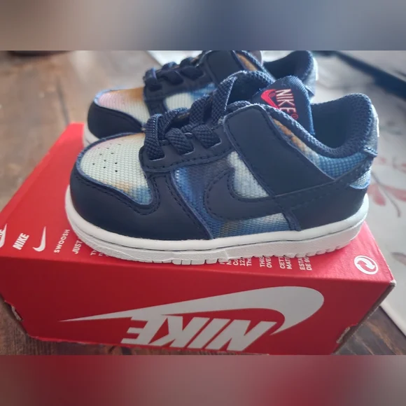 Nike Dunk Low SE - Picture 8 of 11